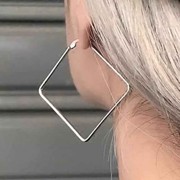 ✨SILVER SQUARE GEOMETRIC HOOP EARRINGS✨ - Picture 4 of 6